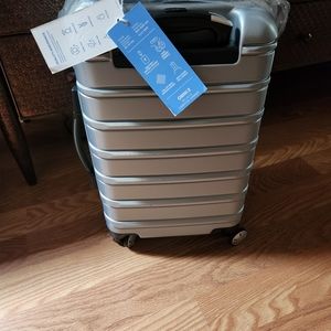 Samsonite Omni 2 Carry on spinner